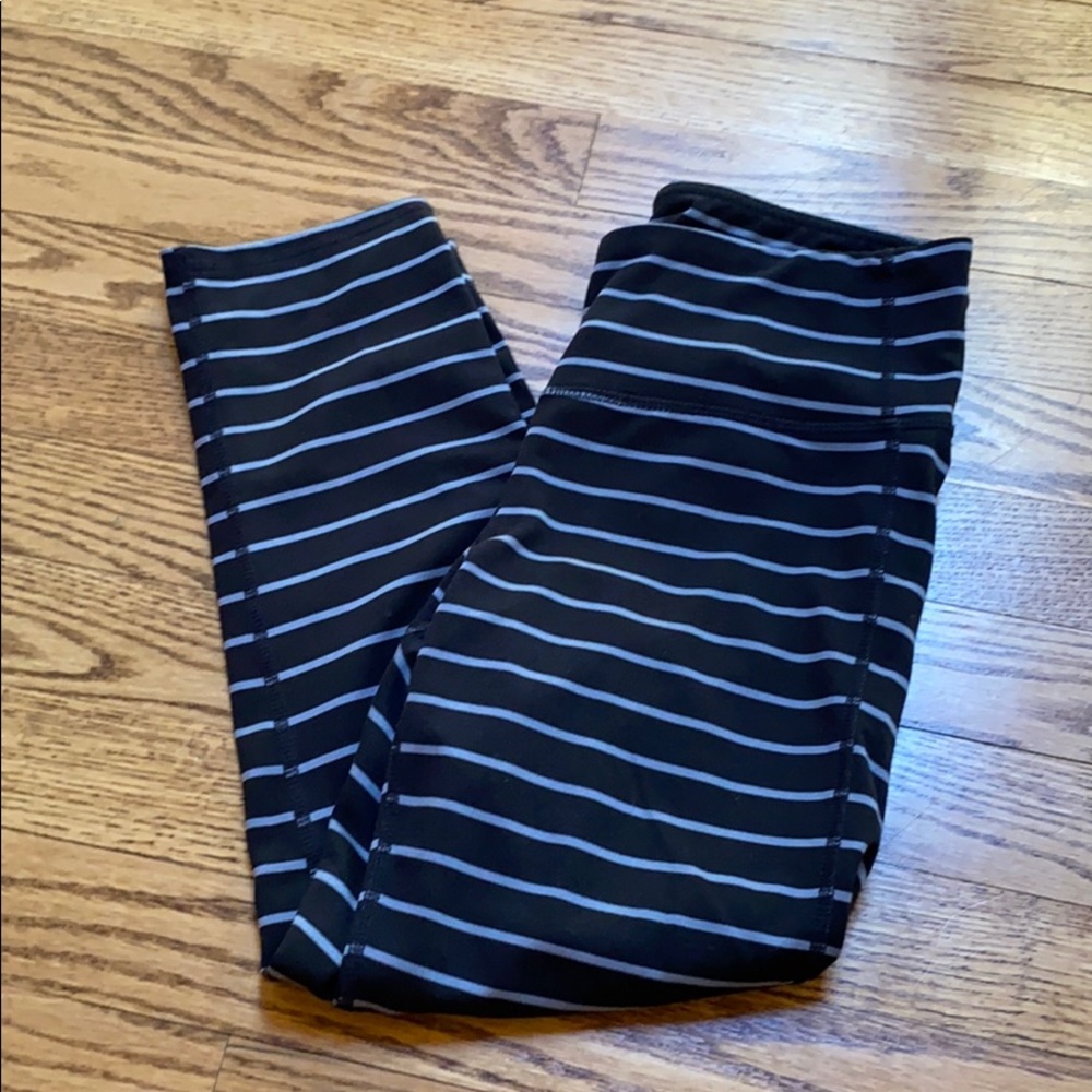 Athleta Chatarunga Capri